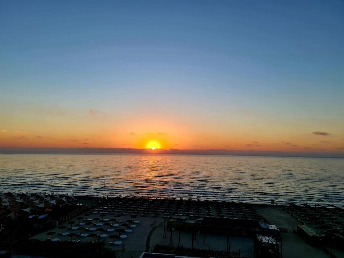 Mario Apartamente - Romantic Mamaia Exteriör bild